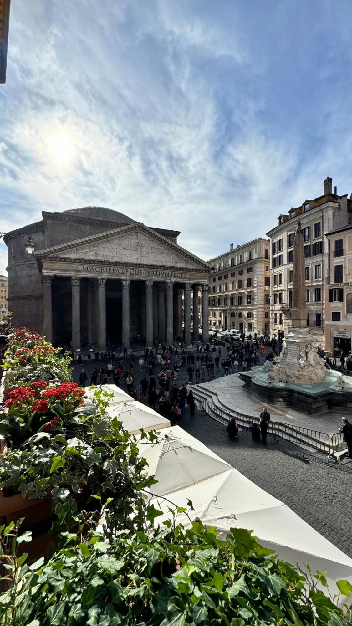 Pantheon Balcony Morgana Suite Рим Екстер'єр фото