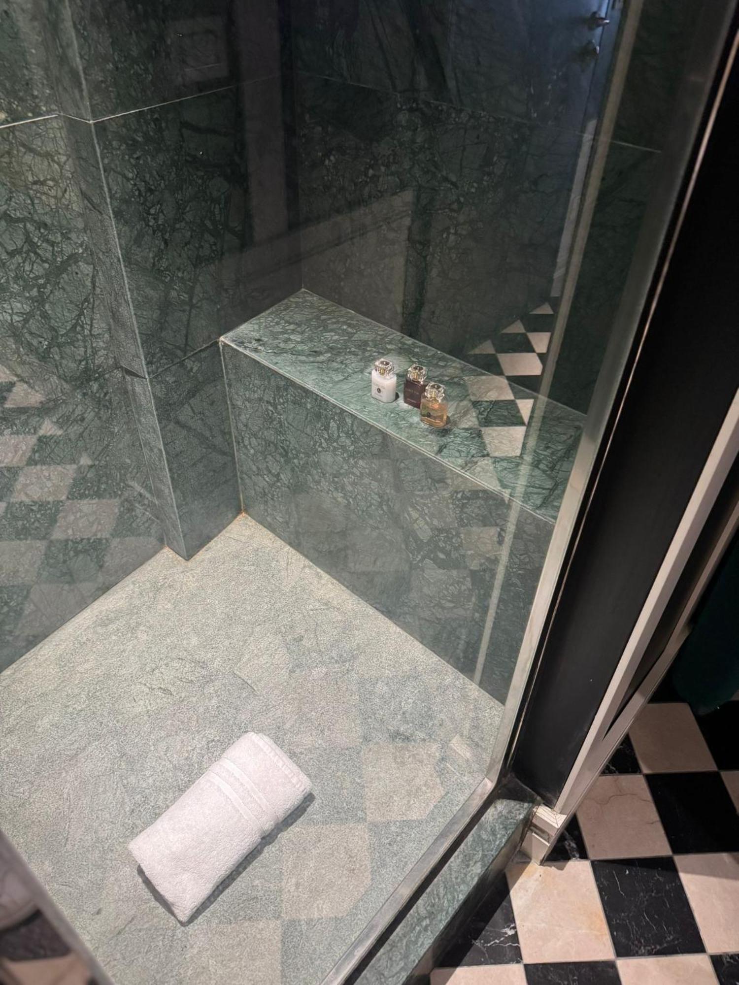 Pantheon Balcony Morgana Suite Рим Екстер'єр фото